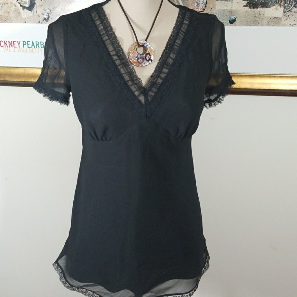 Old Navy maternity black V neck top. Size XS